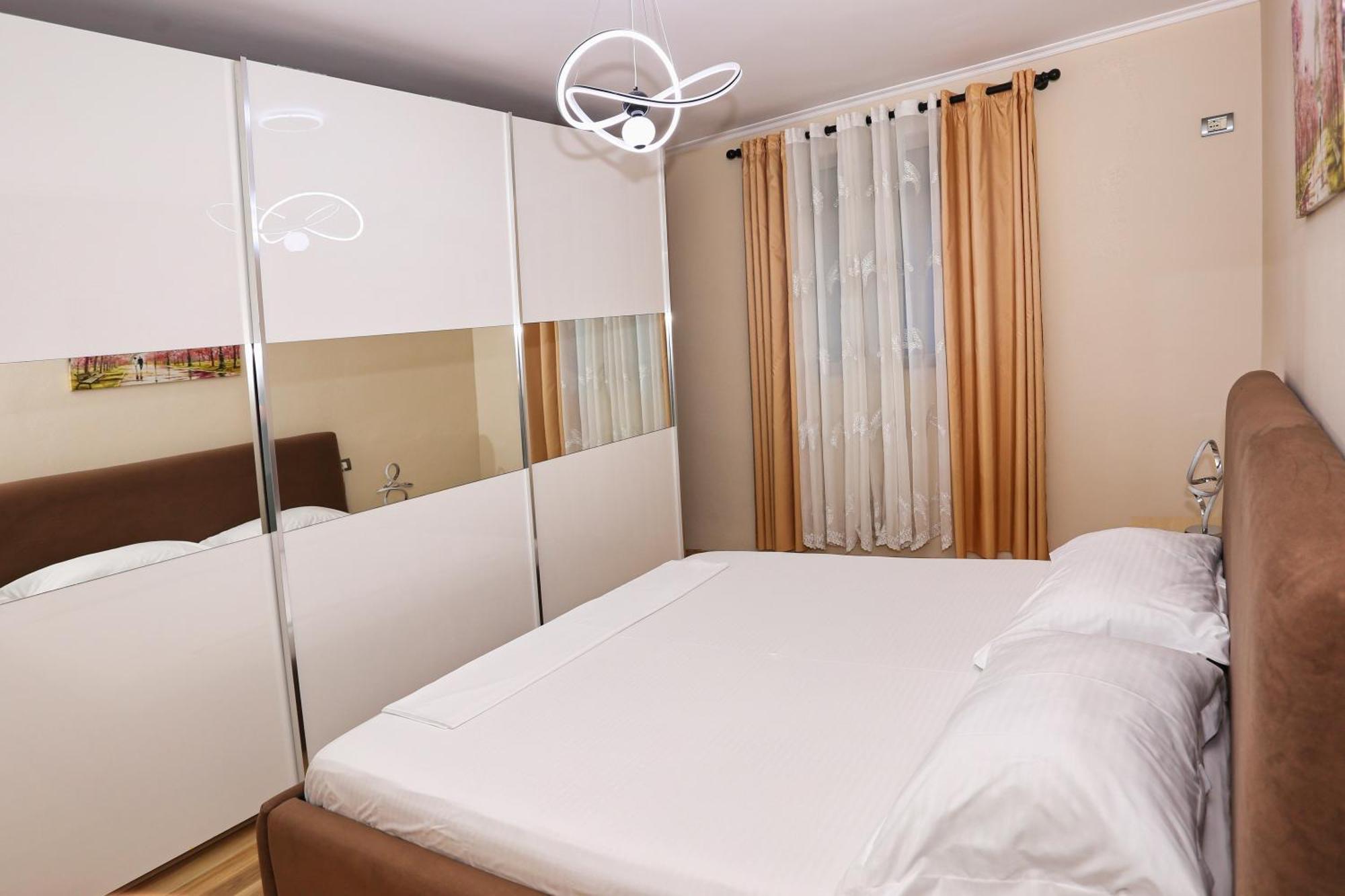 R&B City Center Apartment ติรานา ภายนอก รูปภาพ