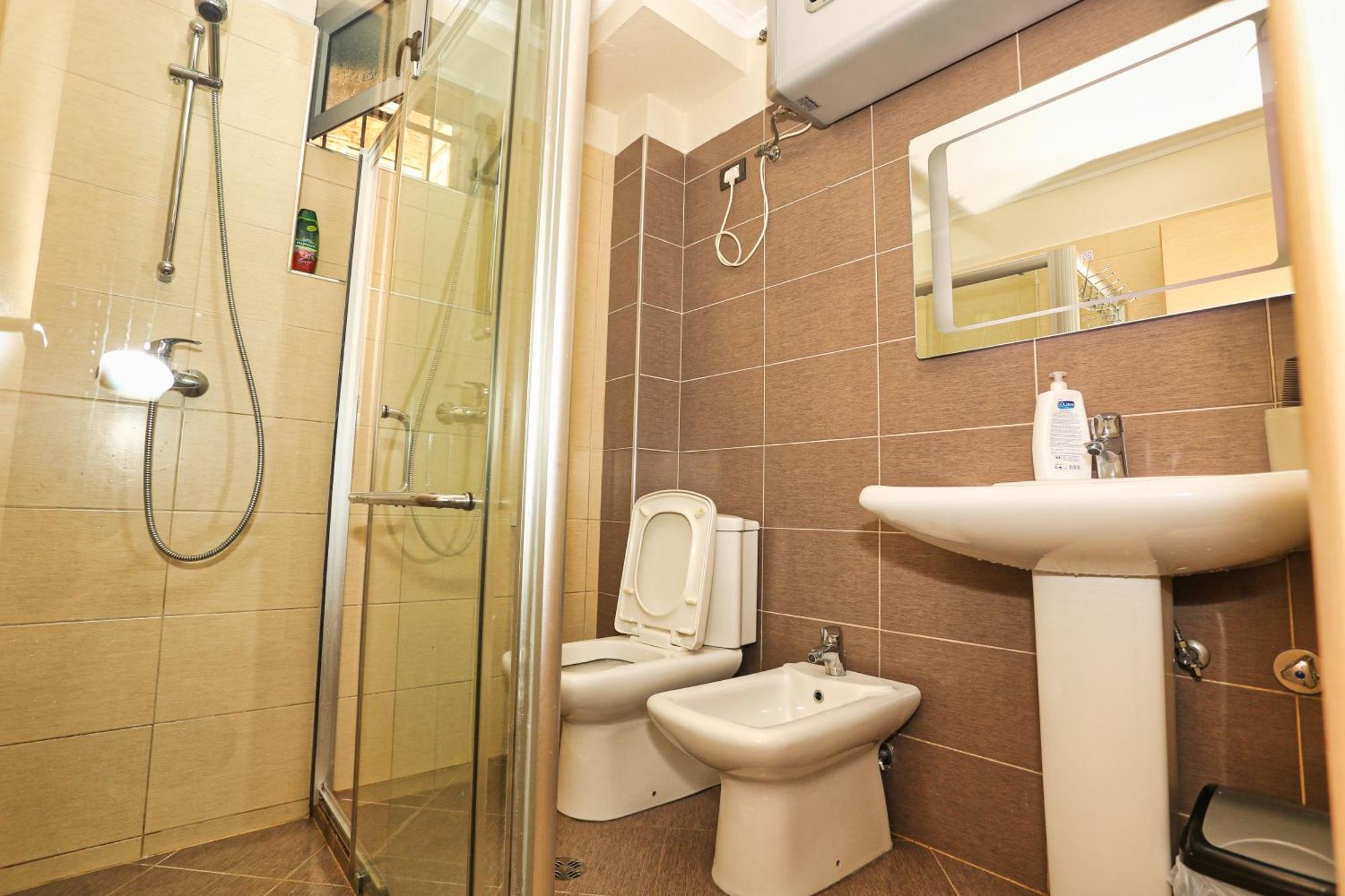 R&B City Center Apartment ติรานา ภายนอก รูปภาพ