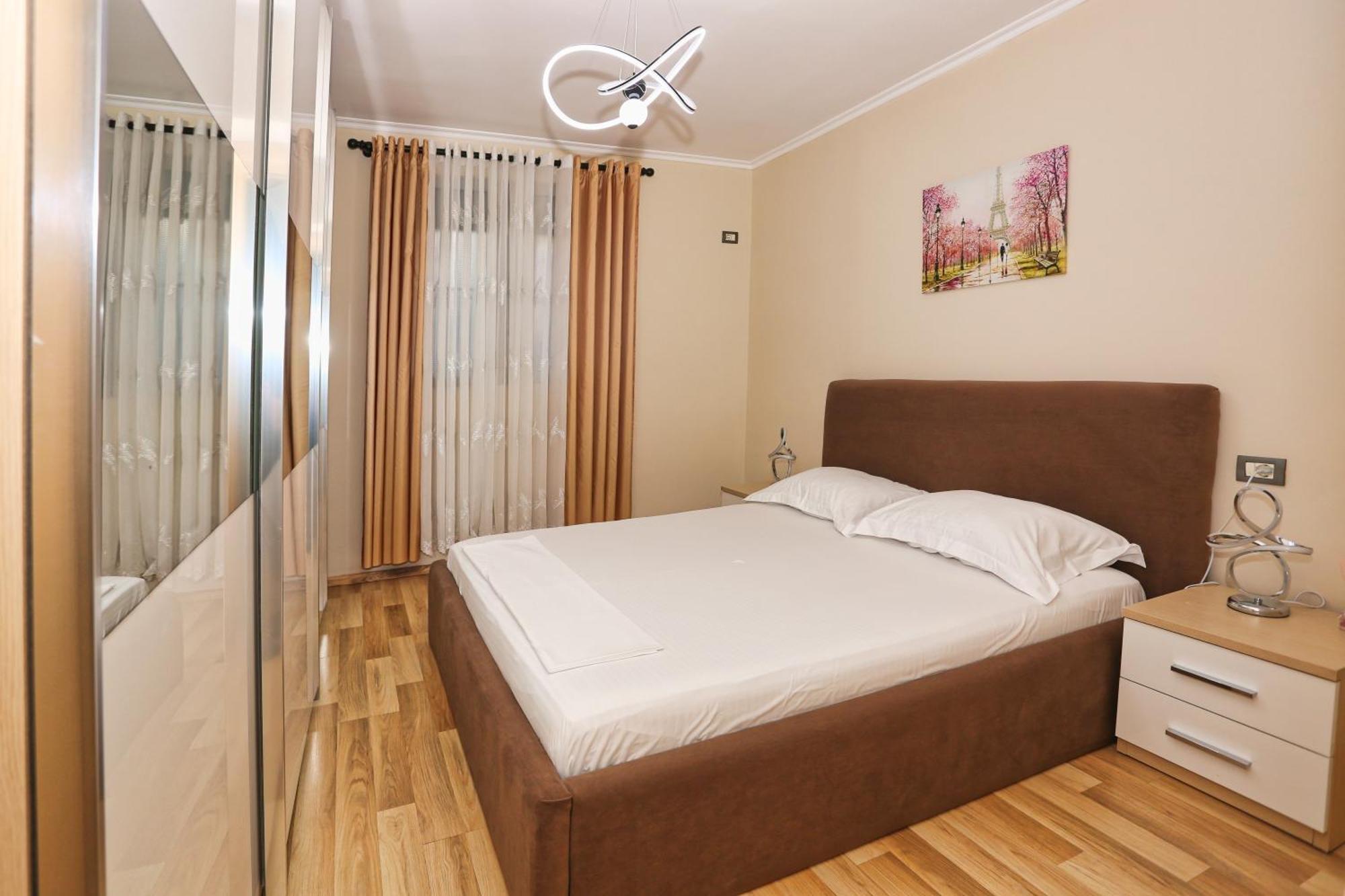 R&B City Center Apartment ติรานา ภายนอก รูปภาพ