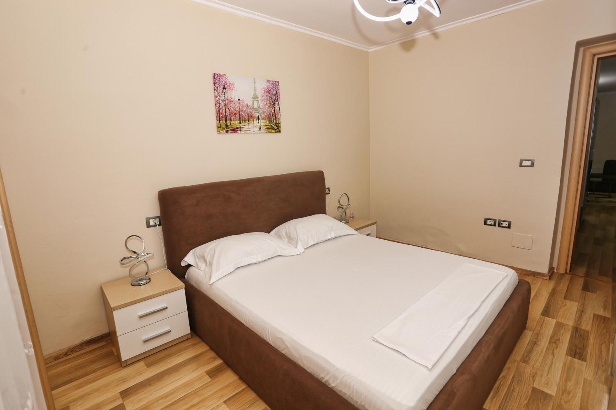 R&B City Center Apartment ติรานา ภายนอก รูปภาพ