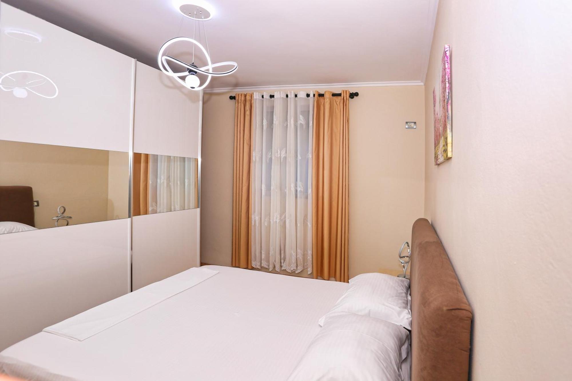 R&B City Center Apartment ติรานา ภายนอก รูปภาพ