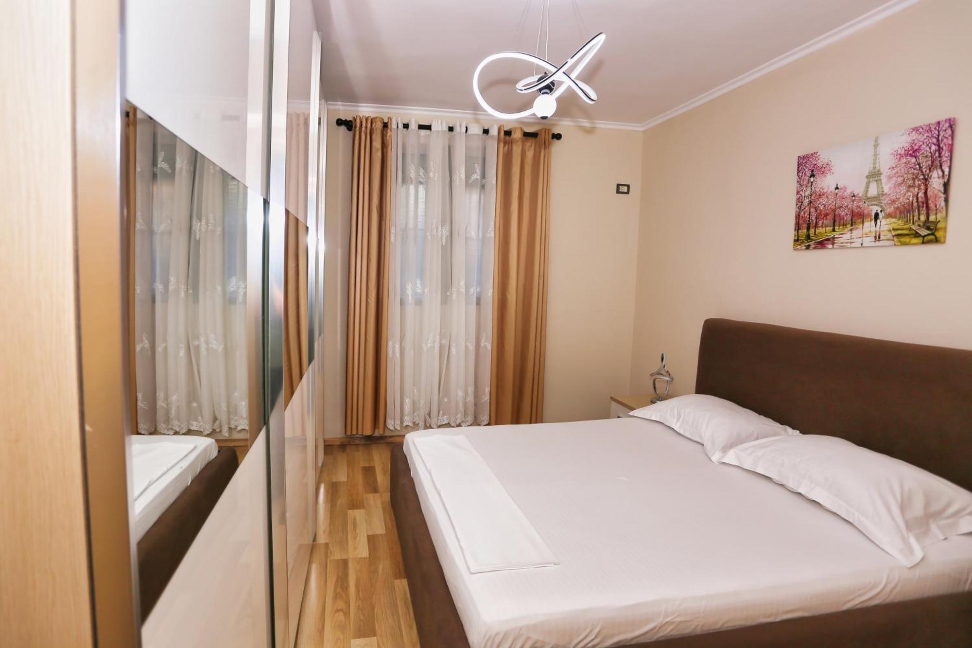 R&B City Center Apartment ติรานา ภายนอก รูปภาพ