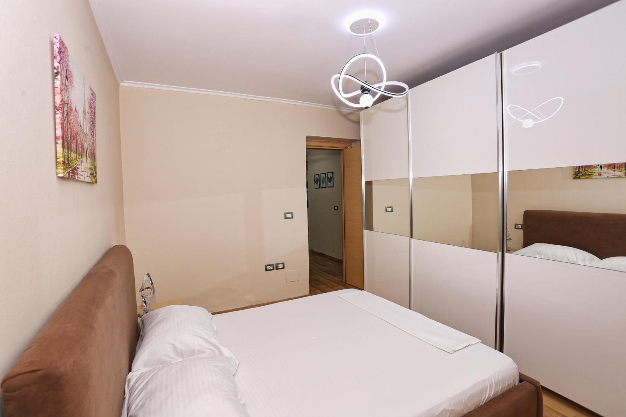 R&B City Center Apartment ติรานา ภายนอก รูปภาพ